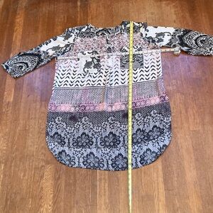 Roz & Ali Black and White Patterned Top